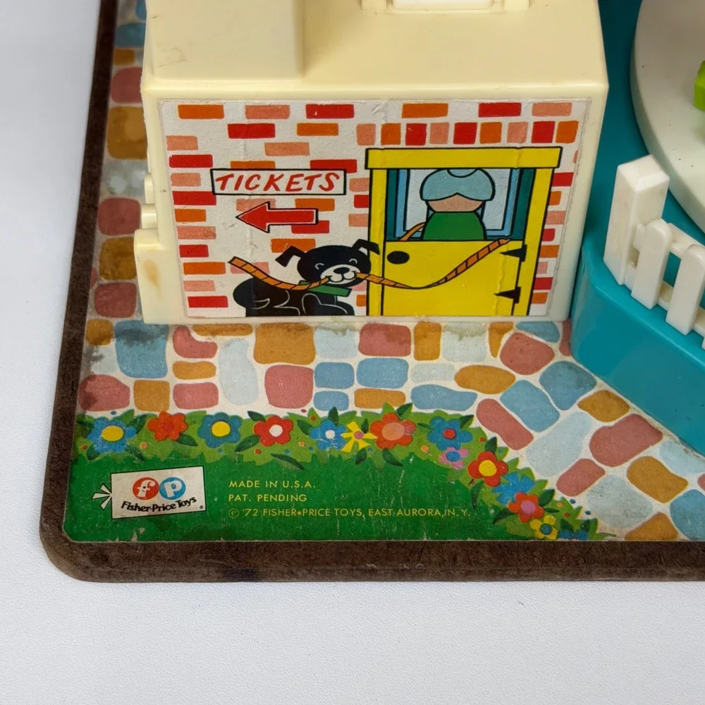 Vintage 1972 Fisher Price Little People Musical Merry-Go-Round Toy 991 Playset